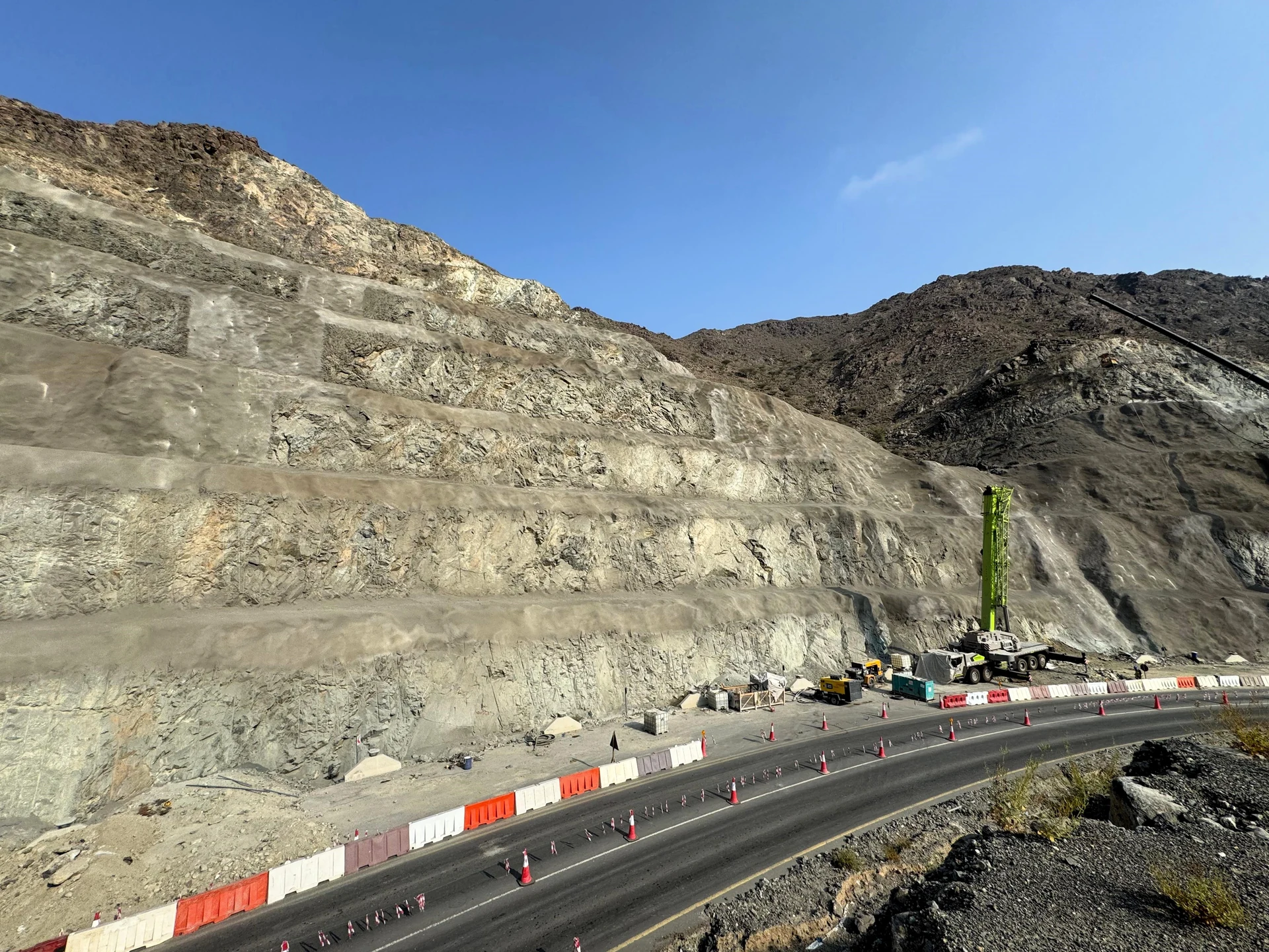 Road Leading to Al Suhub Rest Area thumbnail 4